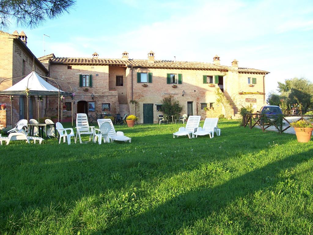 Agriturismo La Grotta Di Montecchino เซียนา ภายนอก รูปภาพ