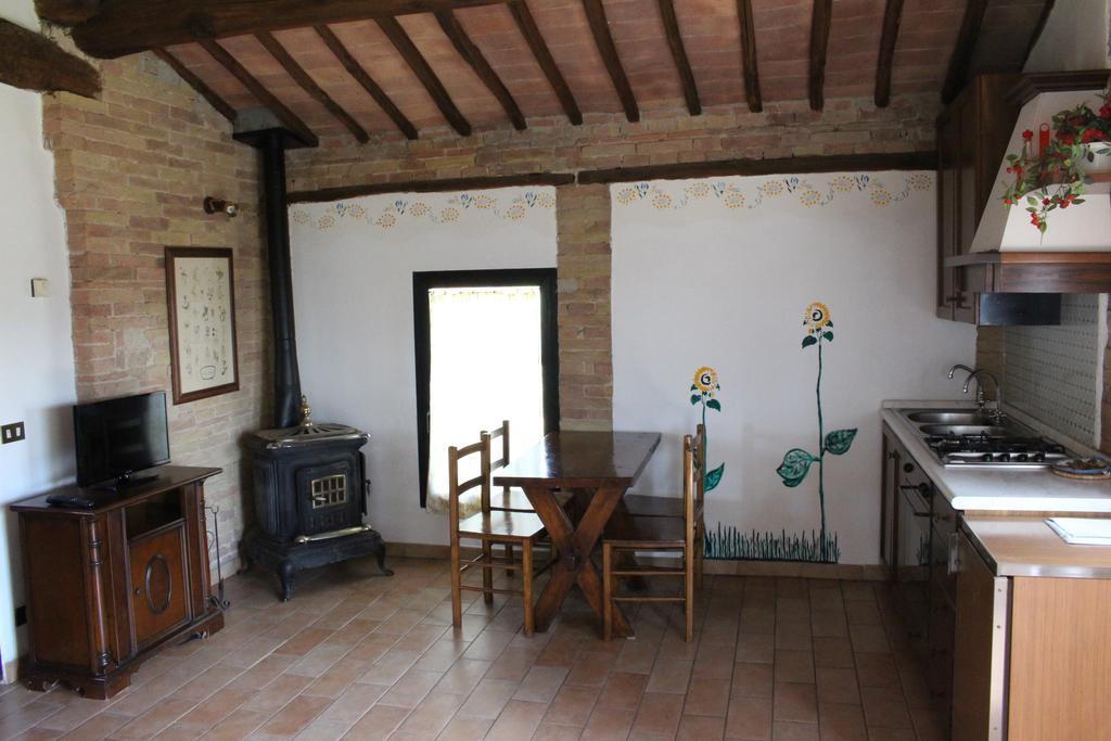 Agriturismo La Grotta Di Montecchino เซียนา ภายนอก รูปภาพ