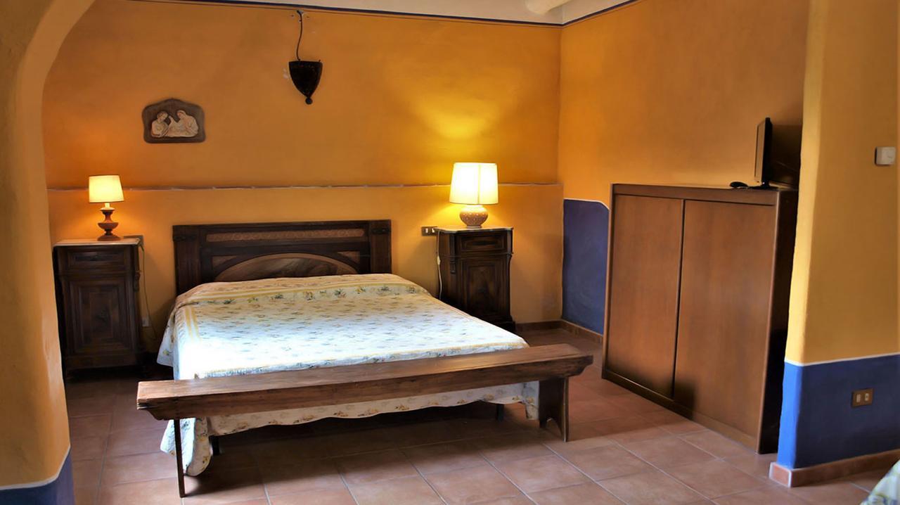 Agriturismo La Grotta Di Montecchino เซียนา ภายนอก รูปภาพ