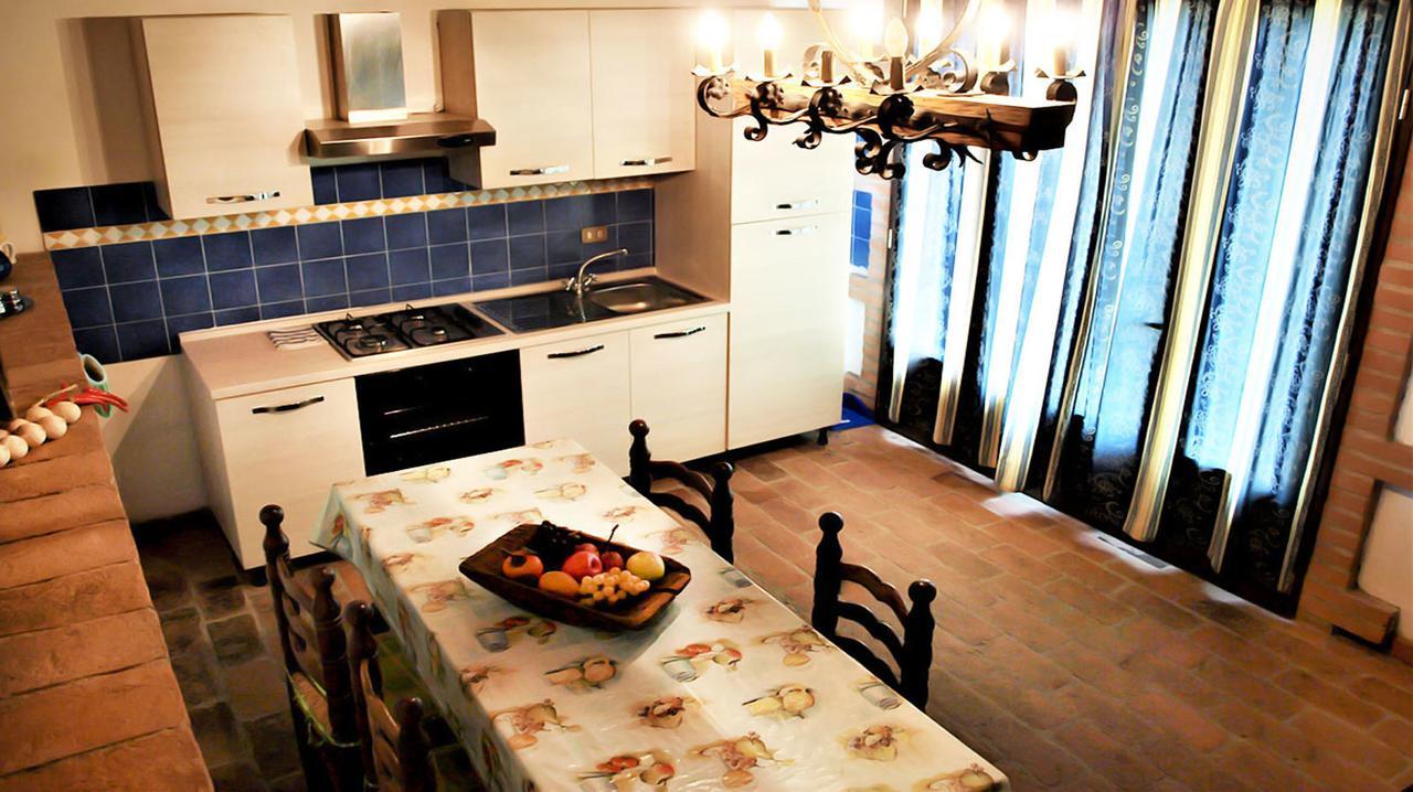 Agriturismo La Grotta Di Montecchino เซียนา ภายนอก รูปภาพ