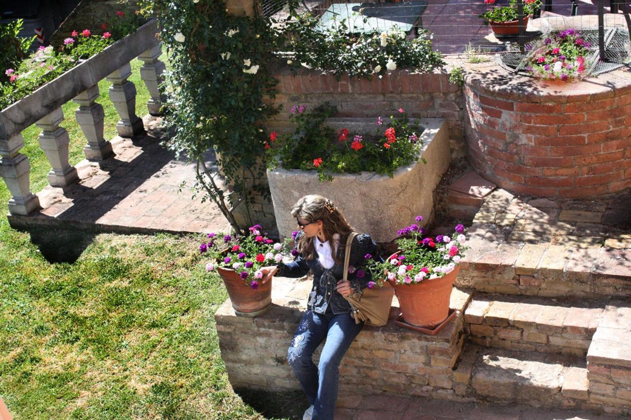 Agriturismo La Grotta Di Montecchino เซียนา ภายนอก รูปภาพ