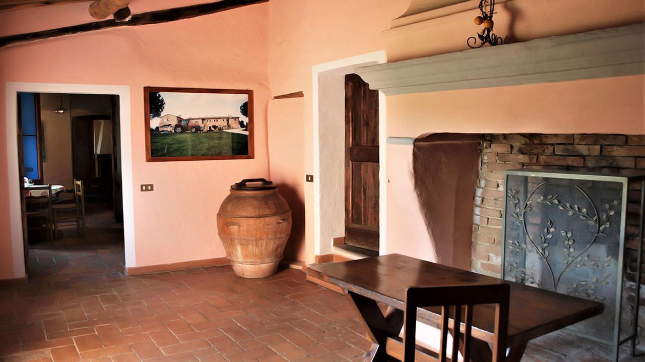 Agriturismo La Grotta Di Montecchino เซียนา ภายนอก รูปภาพ